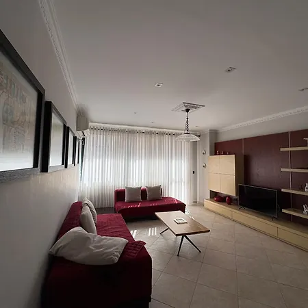 Laureta Appartement *